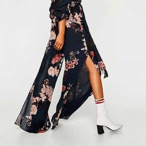 🆕 Zara Floral Trousers with side vents